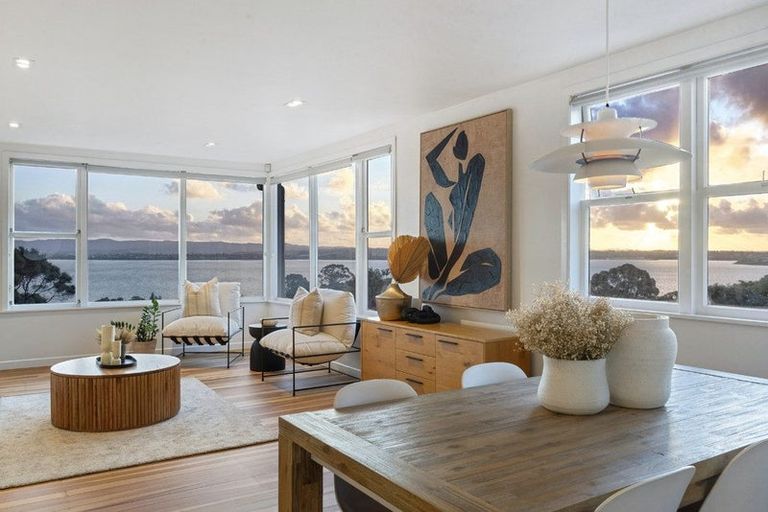 Photo of property in 1/106 Island Bay Road, Beach Haven, Auckland, 0626