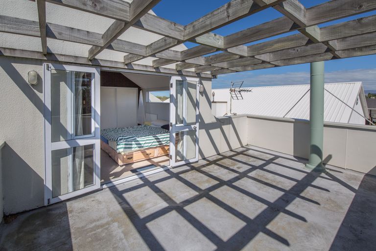 Photo of property in 10 Marine Parade, North New Brighton, Christchurch, 8083