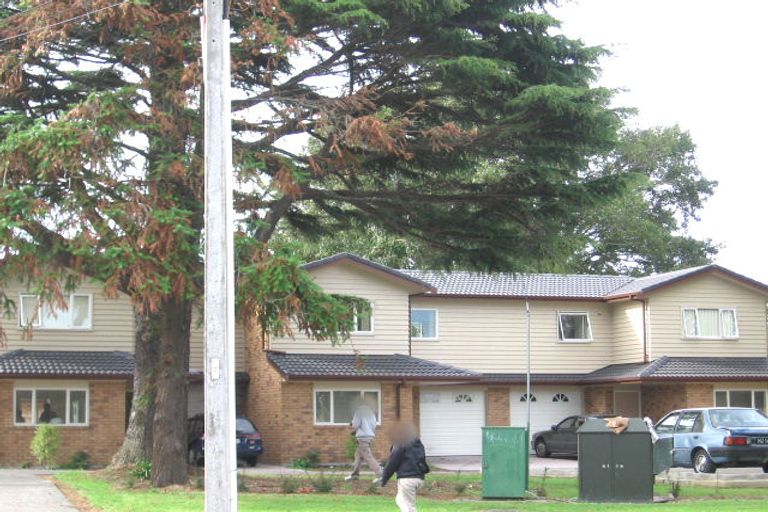 Photo of property in 2/35 Swanson Road, Henderson, Auckland, 0610