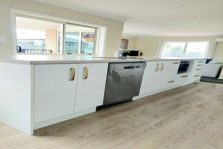 Photo of property in 17 Bell Street, Otane, 4202