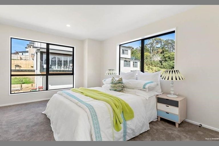 Photo of property in 18 Para Close, Fairview Heights, Auckland, 0632