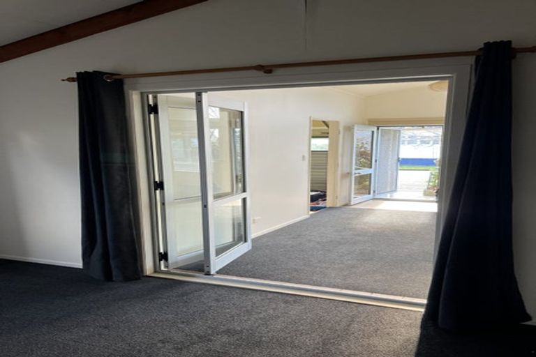 Photo of property in 23a Fulford Street, New Plymouth, 4310