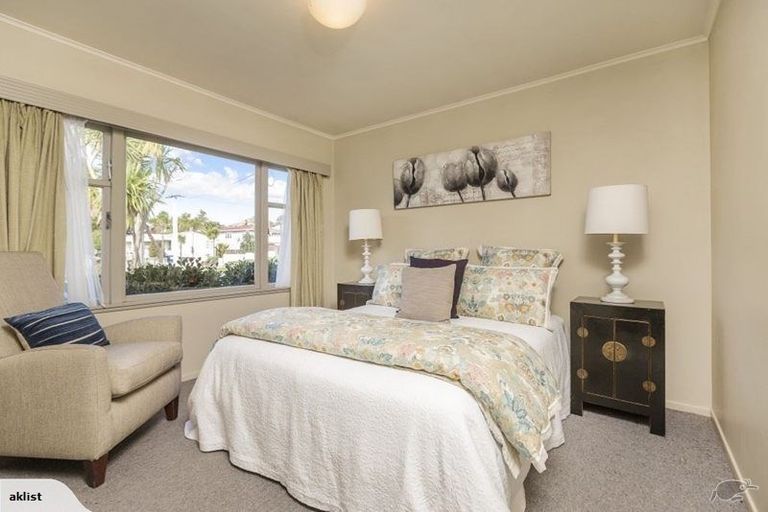 Photo of property in 28 James Street, Bayview, Auckland, 0629