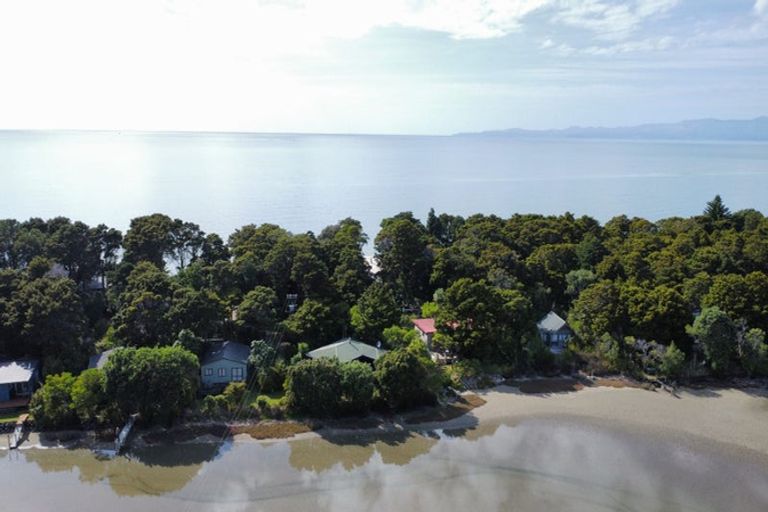 Photo of property in 50 Totara Avenue, Collingwood, 7073