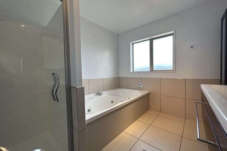 Photo of property in 29 Straven Road, Riccarton, Christchurch, 8011