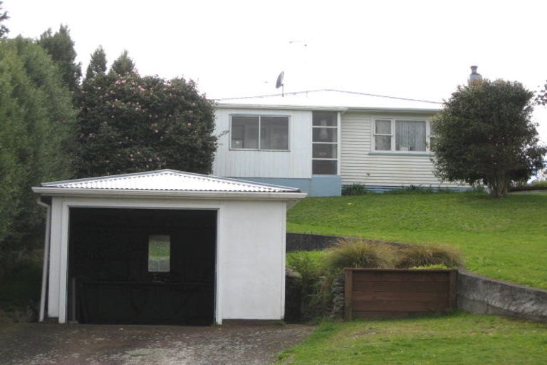 Photo of property in 114 Omata Road, Marfell, New Plymouth, 4310