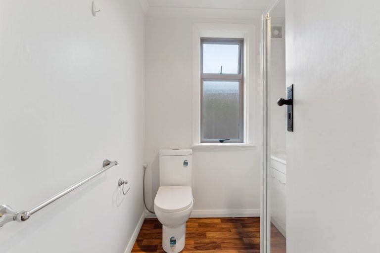 Photo of property in 15 Wellington Street, Picton, 7220