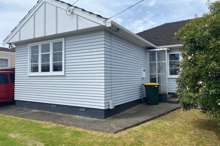 Photo of property in 10 Dempsey Street, Naenae, Lower Hutt, 5011