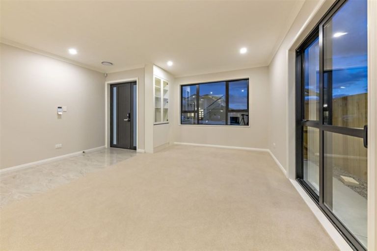 Photo of property in 38 Tinaku Road, Flat Bush, Auckland, 2019