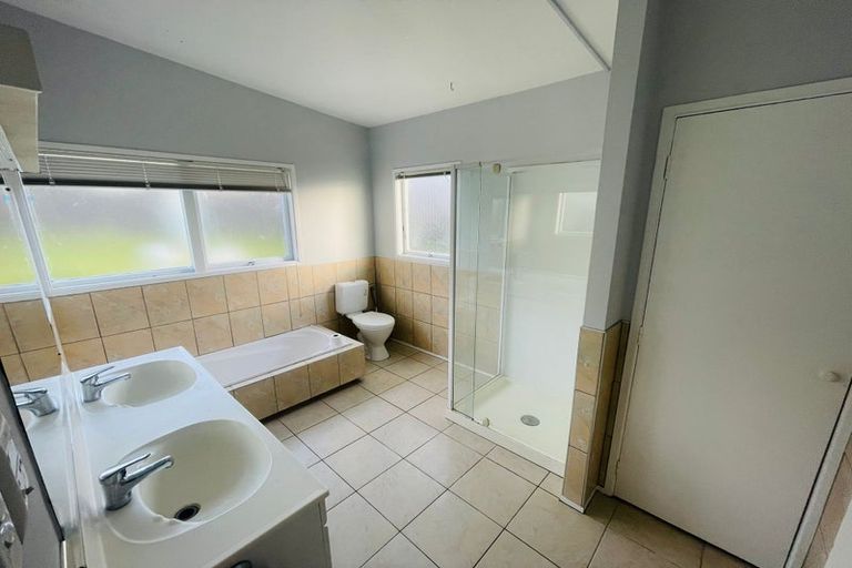 Photo of property in 3a Pah Road, Cockle Bay, Auckland, 2014