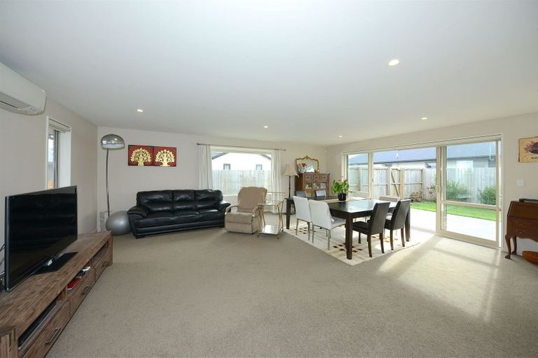 Photo of property in 9 Conie Glen Lane, Broomfield, Christchurch, 8042