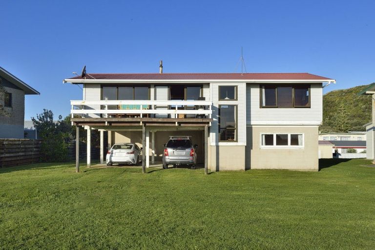 Photo of property in 11 Moana Drive, Mahia, 4198
