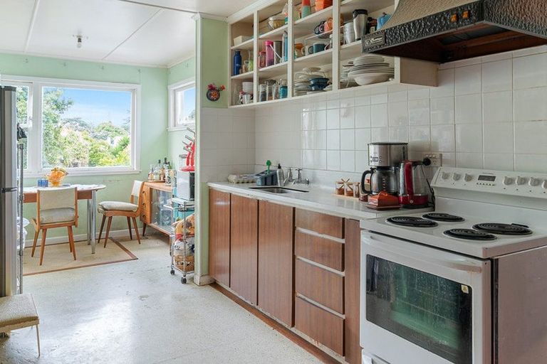 Photo of property in 30 Mcleod Road, Weymouth, Auckland, 2103