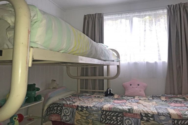 Photo of property in 20 Rimu Street, Kaka Point, 9271