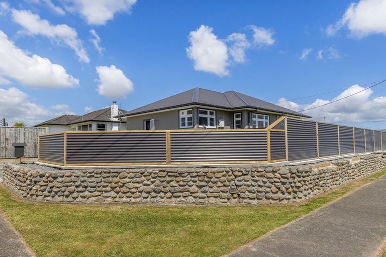 Photo of property in 19 Bowen Street, Levin, 5510