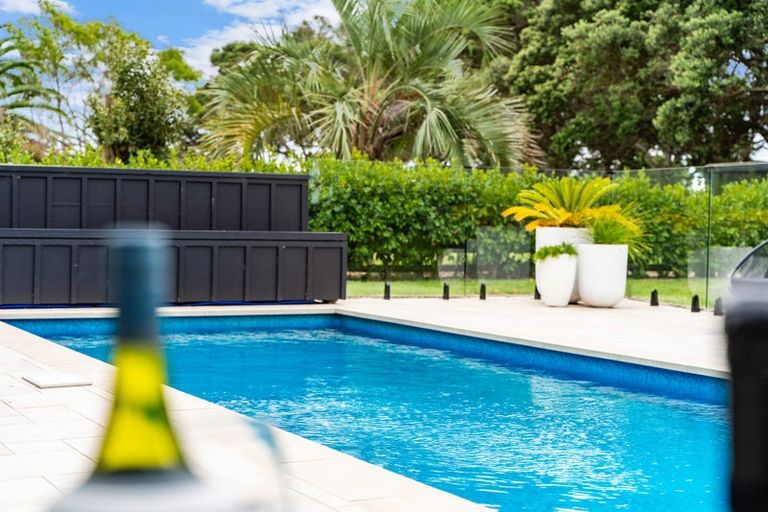 Photo of property in 615 Cove Road, Waipu, 0582