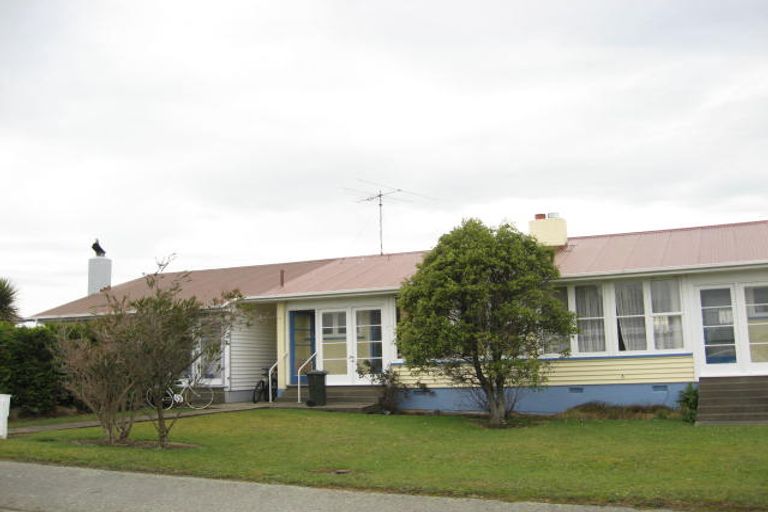 Photo of property in 8 Manapouri Street, Strathern, Invercargill, 9812