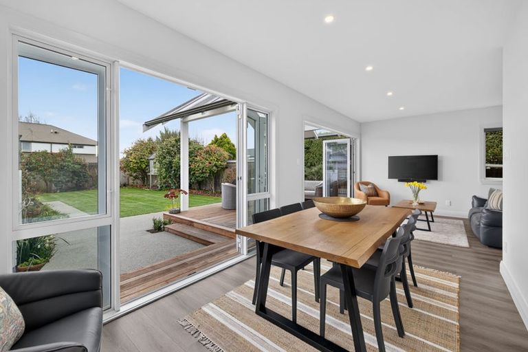 Photo of property in 77 Tomes Road, St Albans, Christchurch, 8052