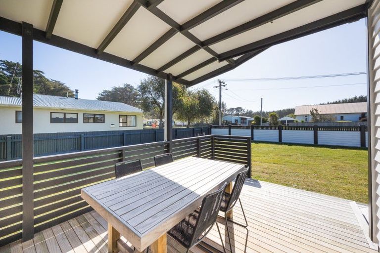 Photo of property in 8 Cousins Avenue East, Foxton Beach, Foxton, 4815