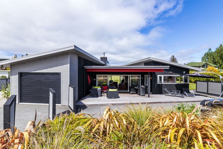 Photo of property in 55 Lisland Drive, Kinloch, Taupo, 3377
