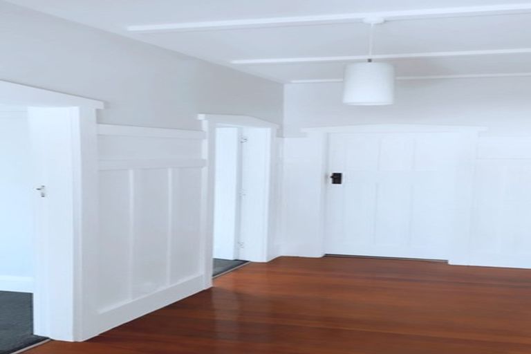 Photo of property in 102 Malcolm Avenue, Beckenham, Christchurch, 8023