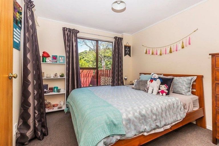 Photo of property in 2/29a Parkvale Road, Karori, Wellington, 6012