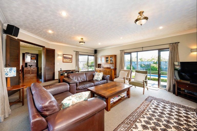 Photo of property in 92 Hill Road, Twyford, Hastings, 4175
