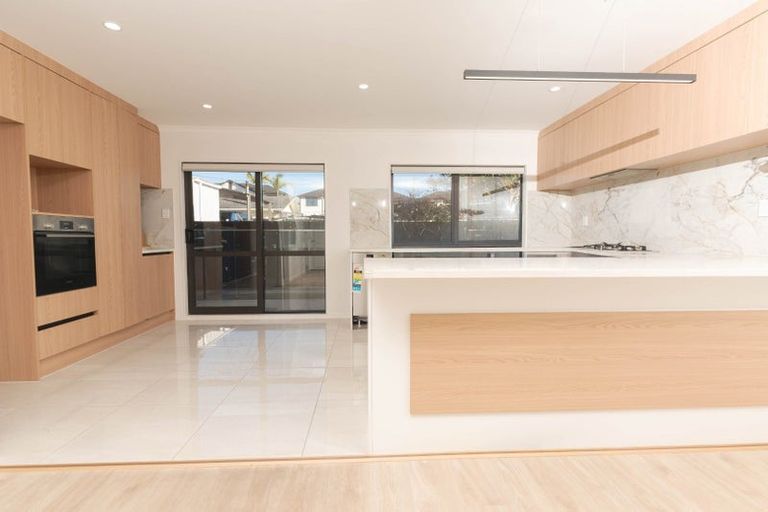 Photo of property in 5/7 Glen Road, Ranui, Auckland, 0612