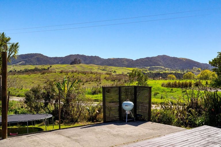 Photo of property in 301 Ranganui Road, Kaiwaka, 0573