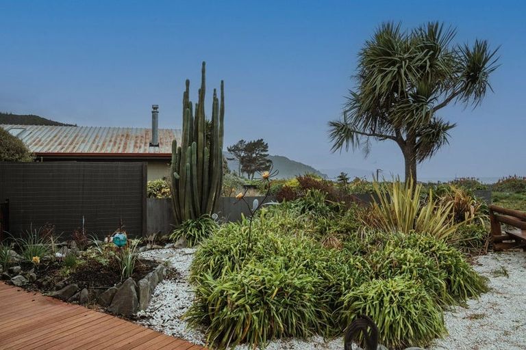 Photo of property in 196 Rarangi Beach Road, Rarangi, Blenheim, 7273