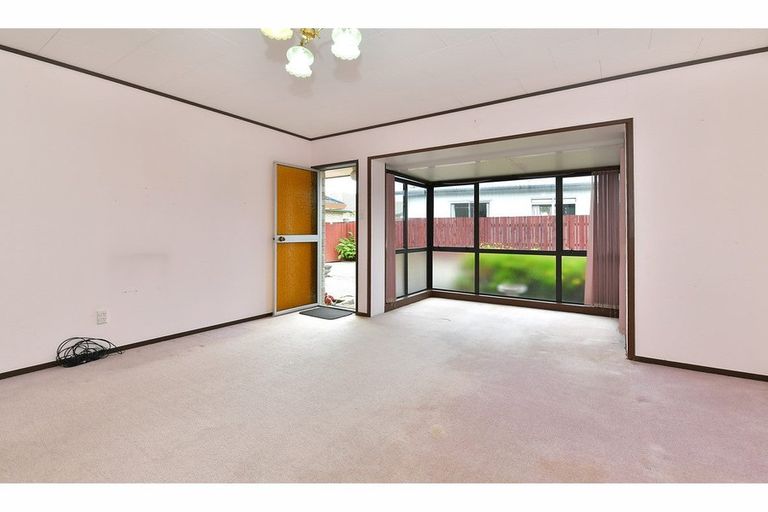 Photo of property in 2/54 Doment Crescent, Orewa, 0931