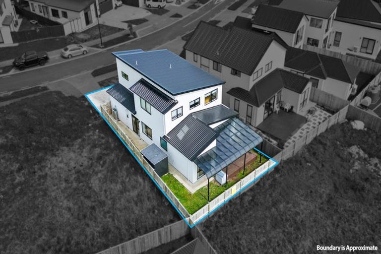 Photo of property in 12 Korowhiti Road, Clarks Beach, 2122