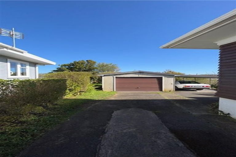 Photo of property in 23 Barbary Avenue, Kelston, Auckland, 0602