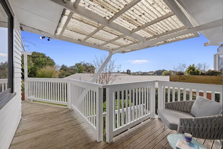 Photo of property in 18 Doralto Road, Frankleigh Park, New Plymouth, 4310