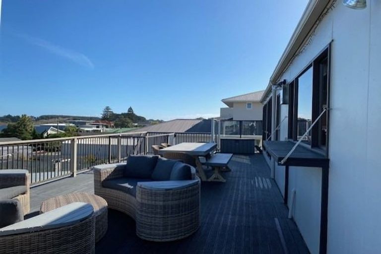 Photo of property in 8 Roore Street, Foxton Beach, Foxton, 4815