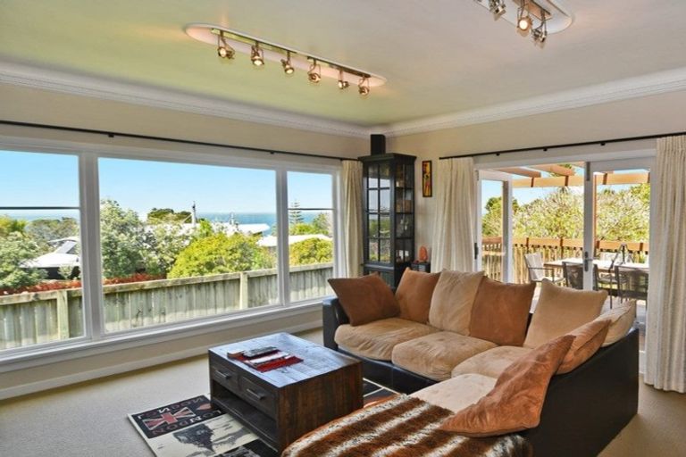 Photo of property in 12 Totara Road, Leigh, 0985