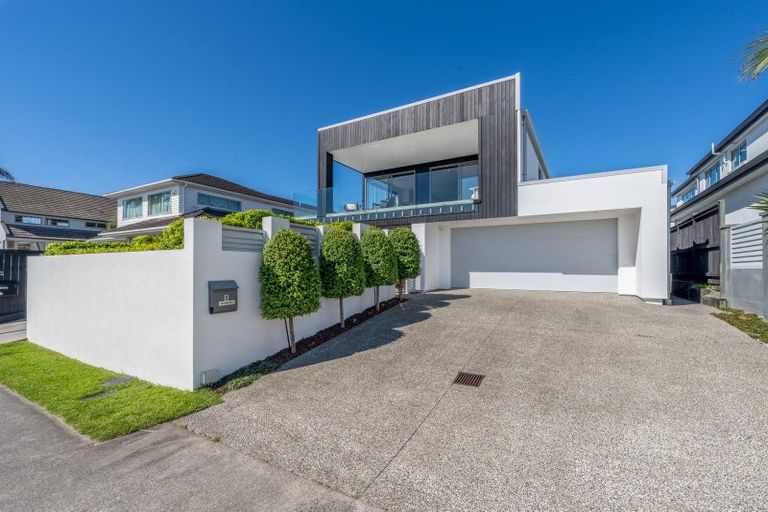 Photo of property in 8 The Parade, Bucklands Beach, Auckland, 2012