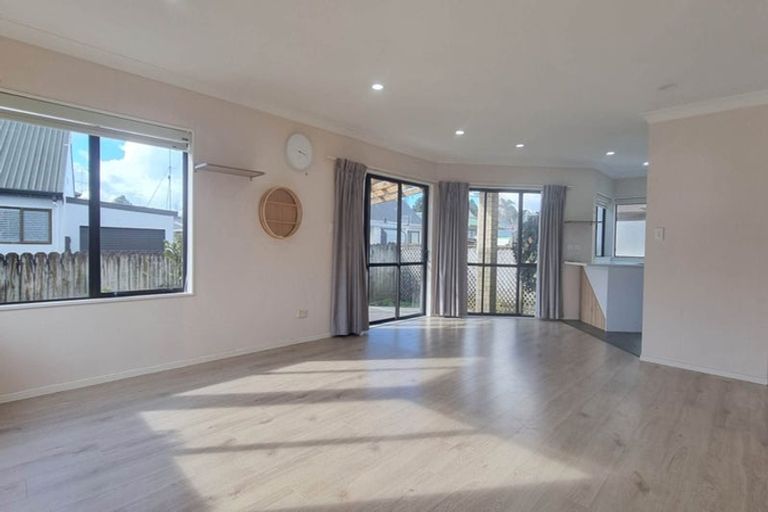 Photo of property in 4/96 Elliot Street, Howick, Auckland, 2014