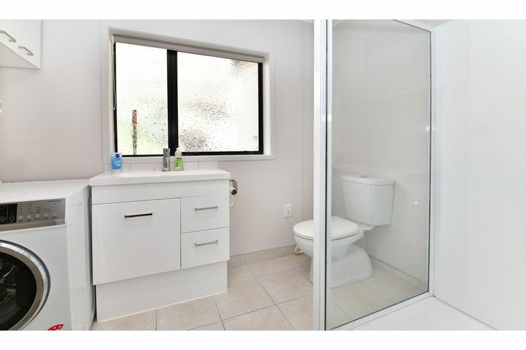 Photo of property in 9 Tui Lane, Orewa, 0931