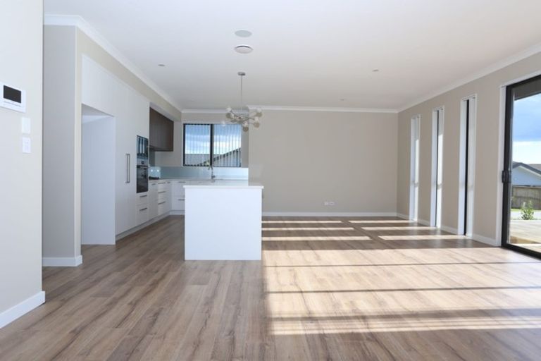 Photo of property in 63 Harvest Avenue, Orewa, 0931