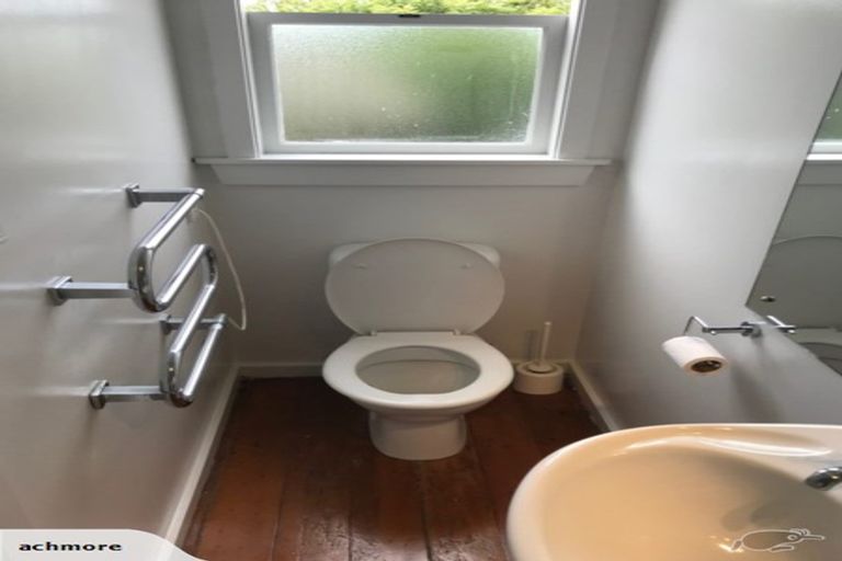 Photo of property in 16a Wharf Road, Te Atatu Peninsula, Auckland, 0610