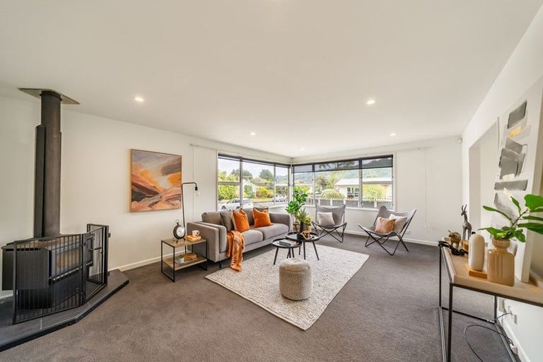 Photo of property in 7 Riversdale Road, Clouston Park, Upper Hutt, 5018