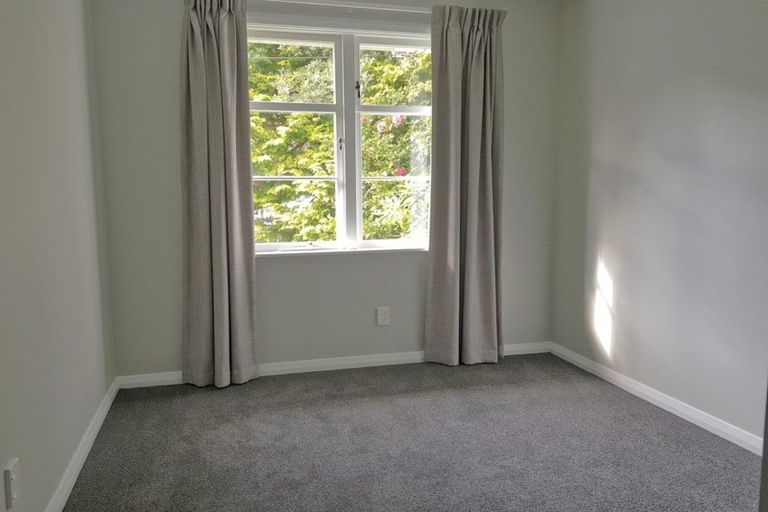 Photo of property in 98 Melbourne Road, Island Bay, Wellington, 6023