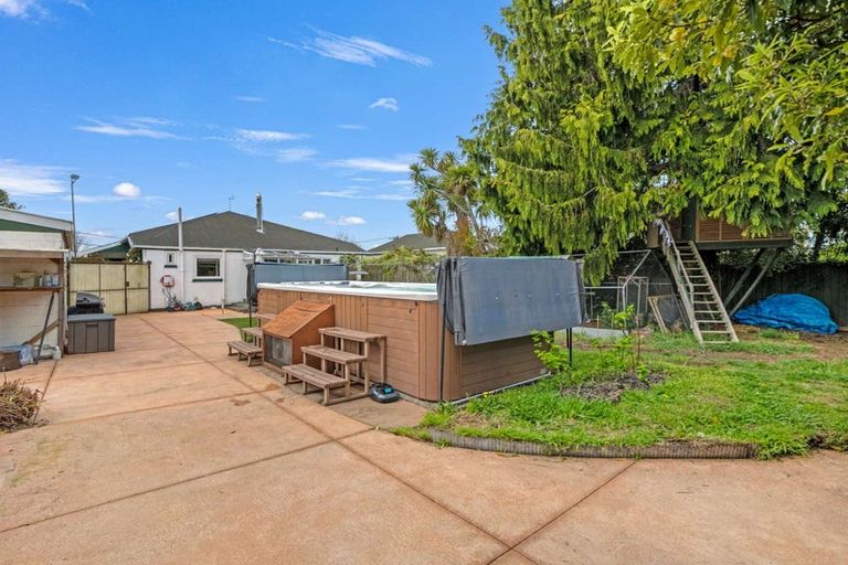 Photo of property in 15 Cleveland Street, Edgeware, Christchurch, 8013