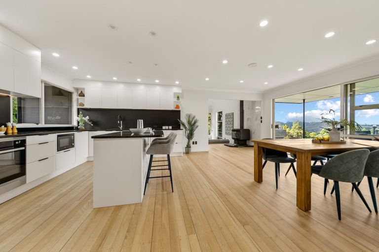 Photo of property in 91 Mountain Road, Henderson Valley, Auckland, 0612