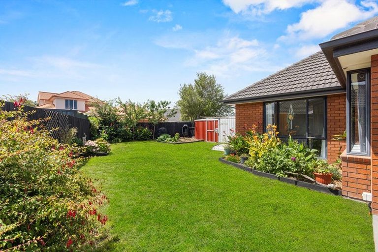 Photo of property in 43 Broadhaven Avenue, Parklands, Christchurch, 8083