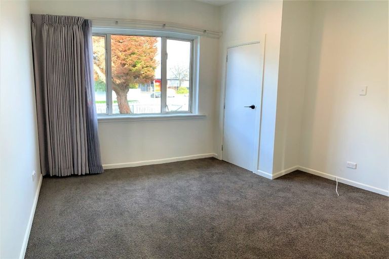 Photo of property in 26 Memorial Avenue, Ilam, Christchurch, 8053