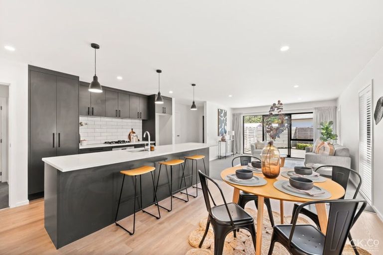 Photo of property in 33c Gemstone Drive, Birchville, Upper Hutt, 5018