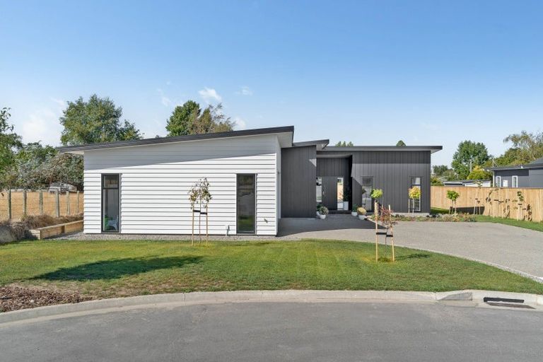 Photo of property in 21 Coralie Place, Lansdowne, Masterton, 5810