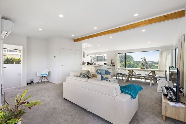 Photo of property in 1/18 Charles Dickens Drive, Mellons Bay, Auckland, 2014